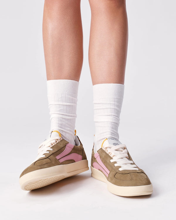 Fez Sneakers