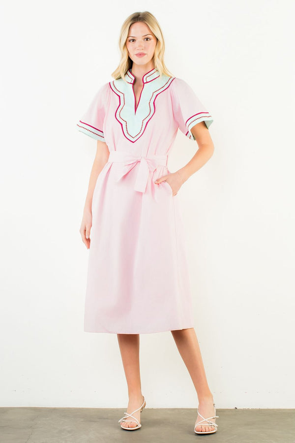 Short Sleeve Trimmed V-Neck Belted Dress